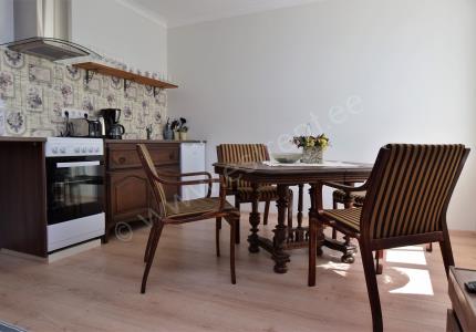 Kahetoaline apartment 11- Roosi