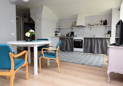 Apartment 15- Roosi